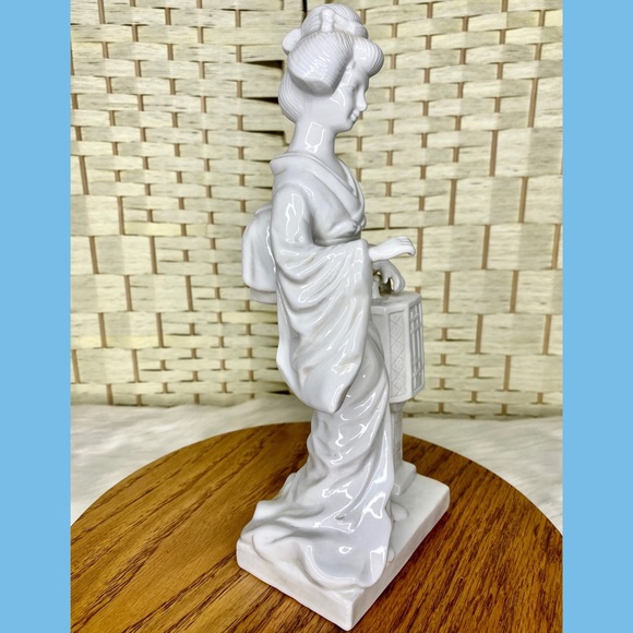 Vintage Geisha Girl UCGC Porcelain 10.5" Glossy Finish Asian Figurine - Picture 5 of 9